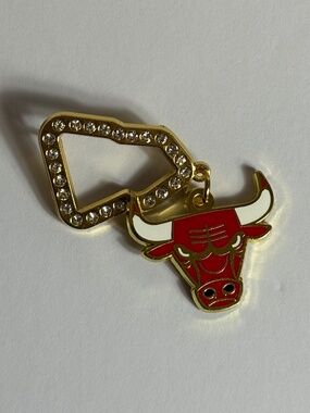 New Era Chicago Bulls Hat Pin Frame Red Gold Pins Streetwear Hats Brooch